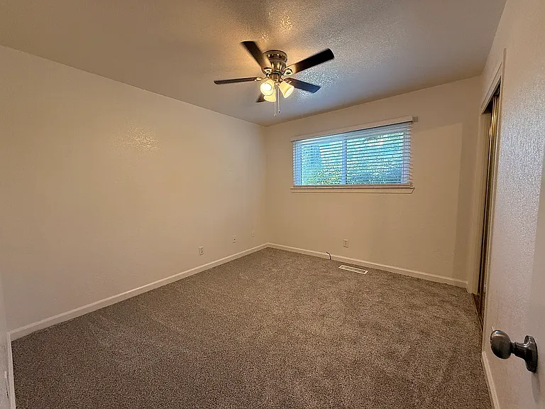 5006 Karyn Dawn Dr — Photo 9