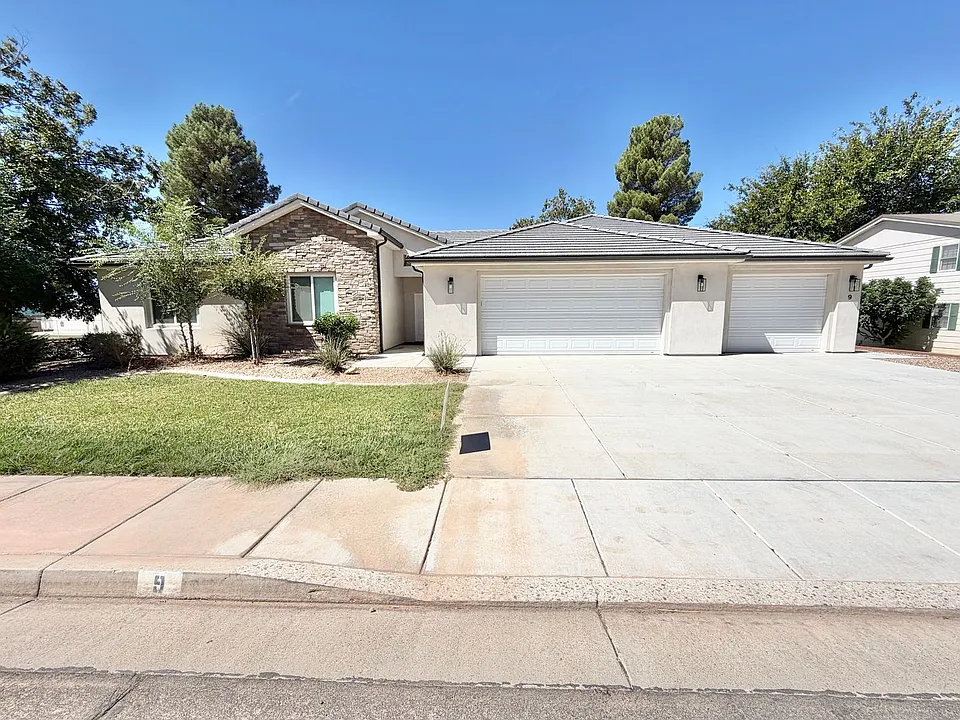 9 N Main St