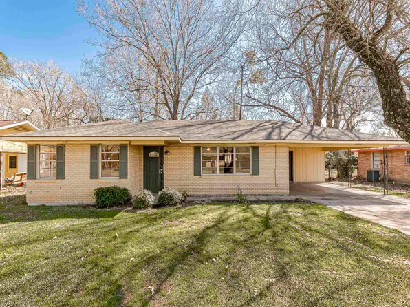 8382 Sharon Hills Blvd, Baton Rouge, LA 70811