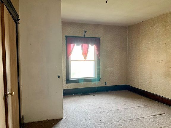 5th image of 13685 Kauffman Ave