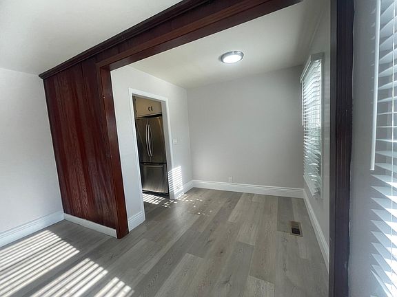 3rd image of 392 Menker Ave