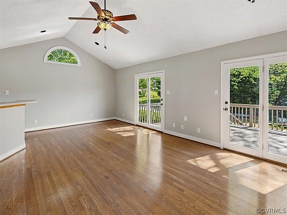 5th image of 2249 Lakeview Dr
