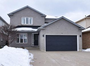 53 Dulgaren St, Hamilton, ON L8W3Y8