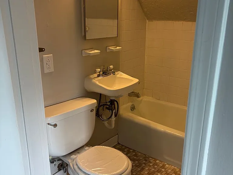 1702 S 2nd Street — Photo 5