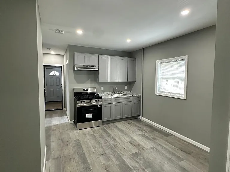 262 Montclair Ave #1 — Photo 5