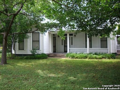 1st image of 309 N Seguin