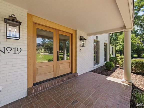 5th image of 19 Sackston Woods Ln