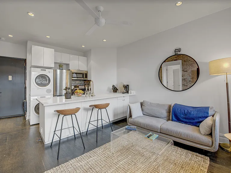 107 Greenpoint Ave #C3 — Photo 2