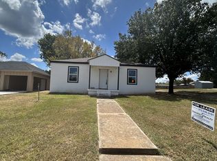 720 E Walker St, Denison, TX 75021