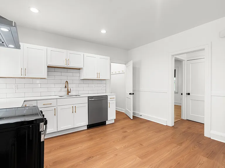 152 Maplewood Ave #2B — Photo 3