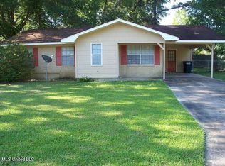 104 Colmer Cir, Ocean Springs, MS 39564