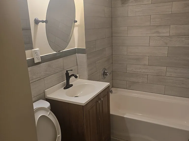 439-441 Edgewood Street1st Fld — Photo 2