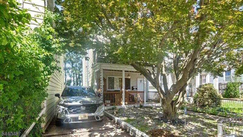 1st image of 58 Henderson St