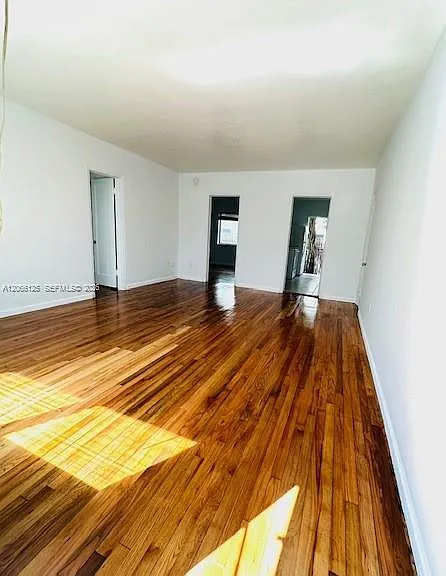 821 W 39th St #2 — Photo 1
