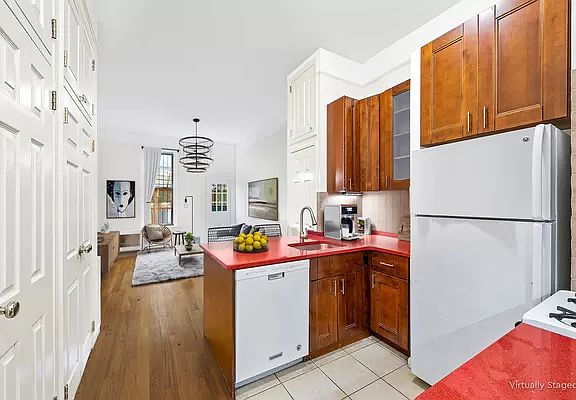 4th image of 430 E 85th St #1CD