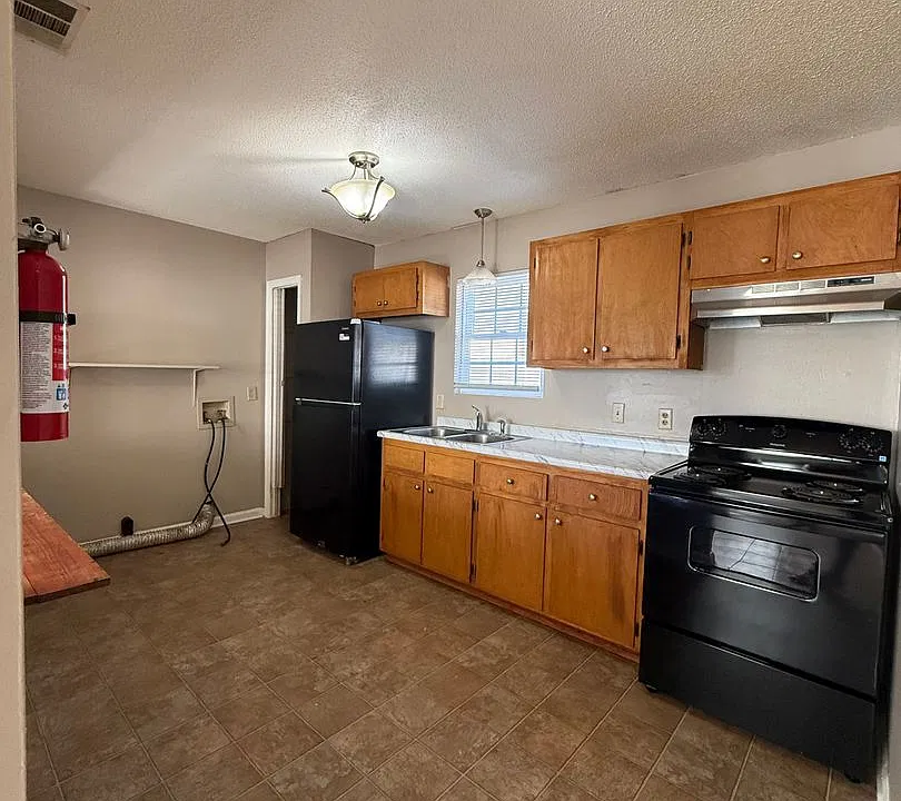 214 Lanier Dr