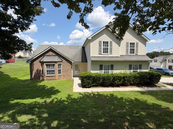 10744 Misty Meadows Ct, Hampton, GA 30228