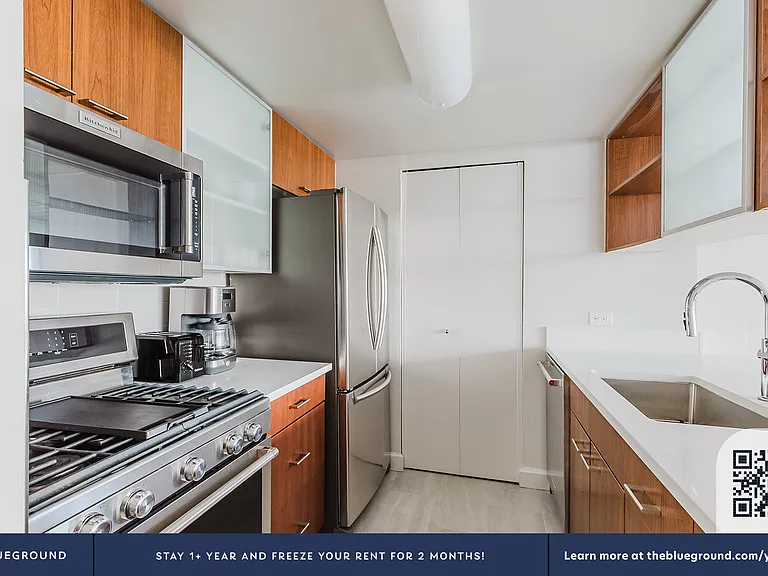 130 W 15th St #6A — Photo 7