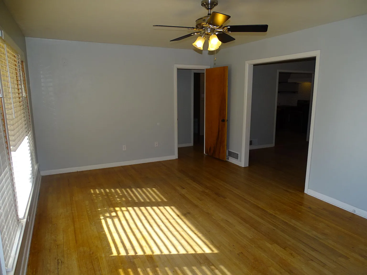 4 bed, 1832 sqft, $1,800 — Photo 2