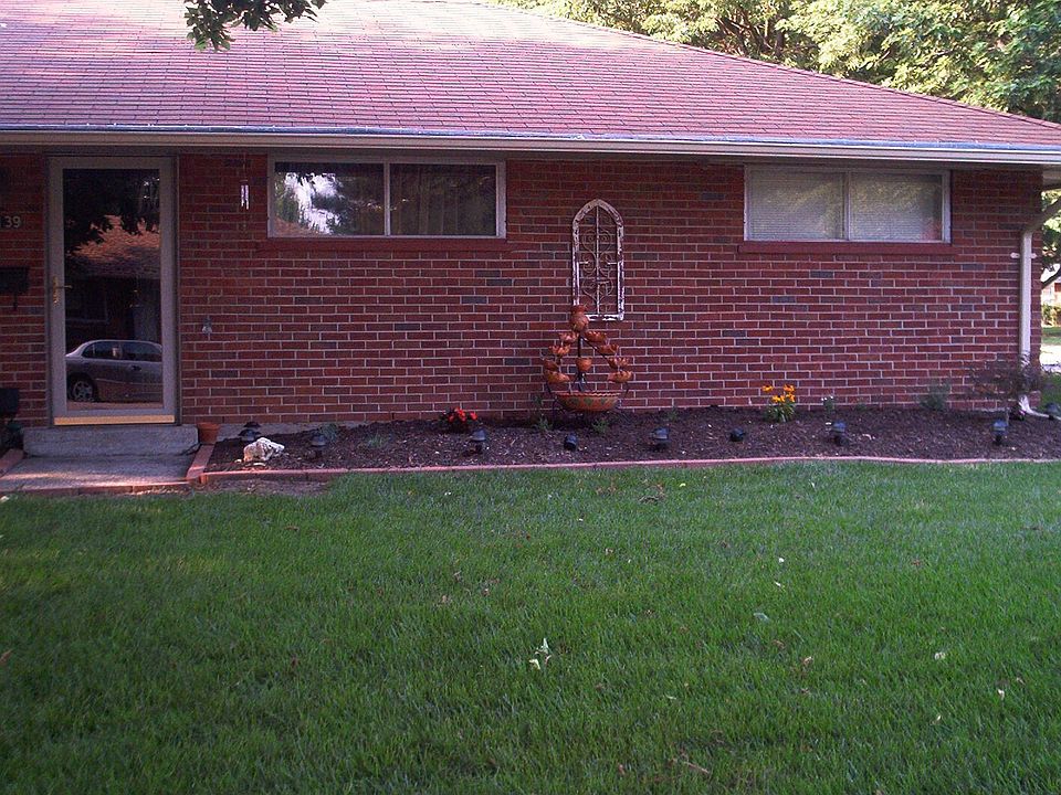 front corner right side