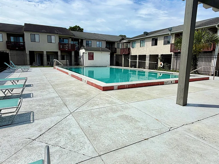 1345 Airport Dr #H20 — Photo 17