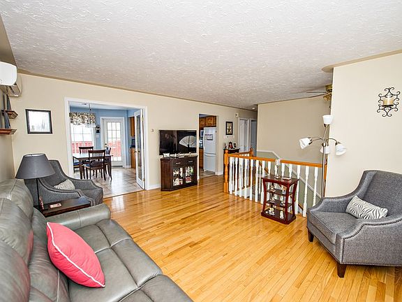 3rd image of 57 Sherwood St
