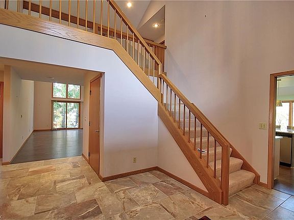 5th image of 1 Longmeadow Ln