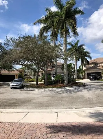 693 Live Oak Ln — Photo 15