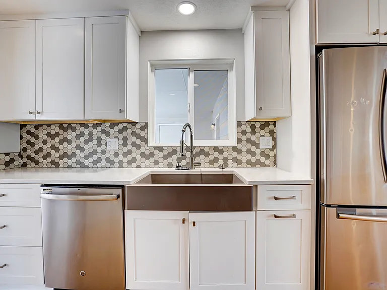 8290 W Amherst Dr — Photo 3
