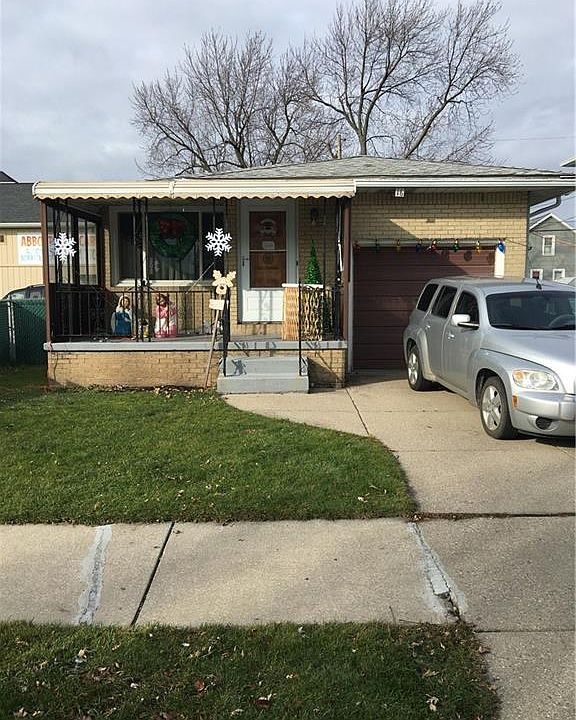 1st image of 16 Stevenson St