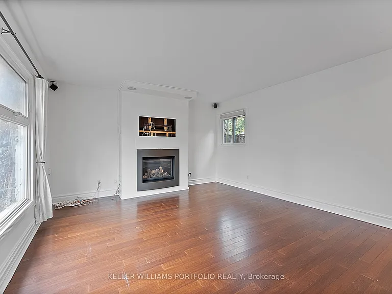 40 Scarboro Cres — Photo 24