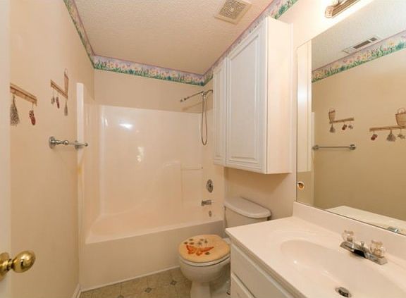 4th image of 1490 Elena Dr