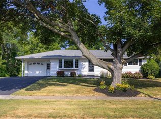 82 Tanglewood Dr, Rochester, NY 14616