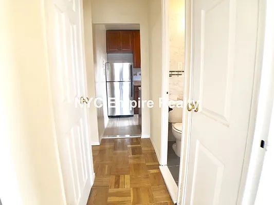 Rented by NYC Empire Realty Inc | media 9