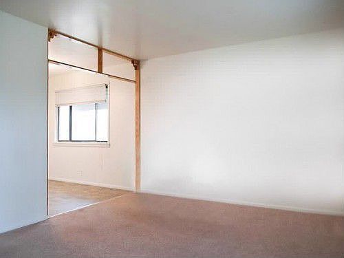 4th image of 1104 N Victoria Way