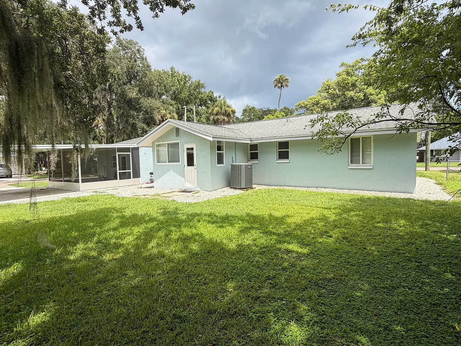 3 bed, 1696 sqft, $2,350 — Photo 3