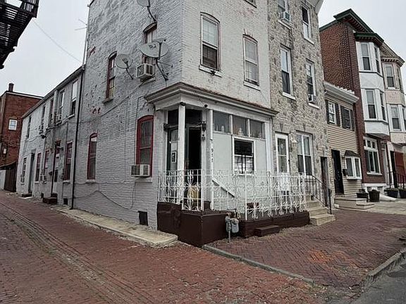 4th image of 911 Walnut St