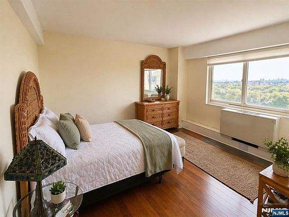 3rd image of 377 S Harrison Street