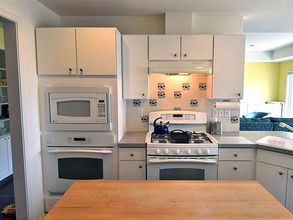 3rd image of E2704 Amsterdam Ct