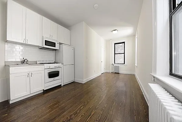 Rented by Buchbinder & Warren | media 16