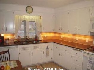 72 Cooper Hill St, Manchester, CT 06040