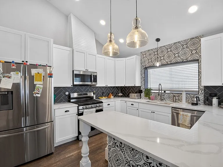 2615 W Caithness Pl — Photo 6