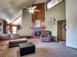 1420 SW 24th St, Moore, OK 73170