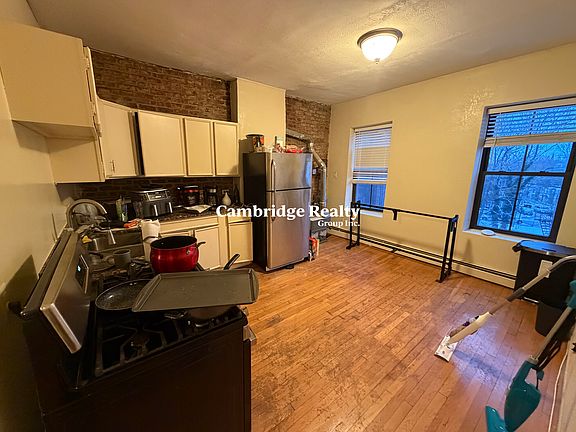 2nd image of 88 Hammond St #8T