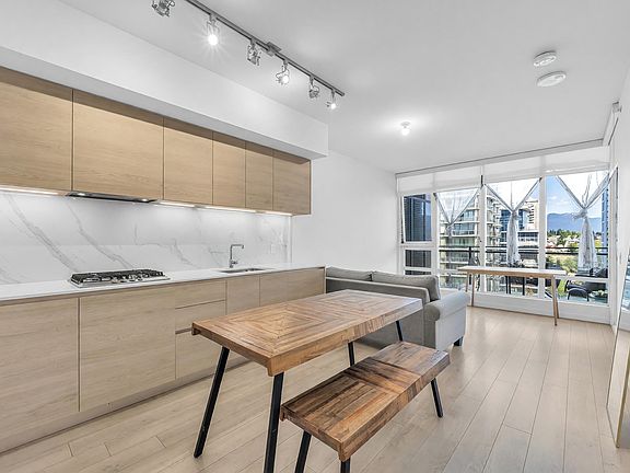 3rd image of 2085 Skyline Ct #1203