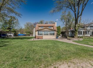 9391 Canal, Pinckney, MI 48169