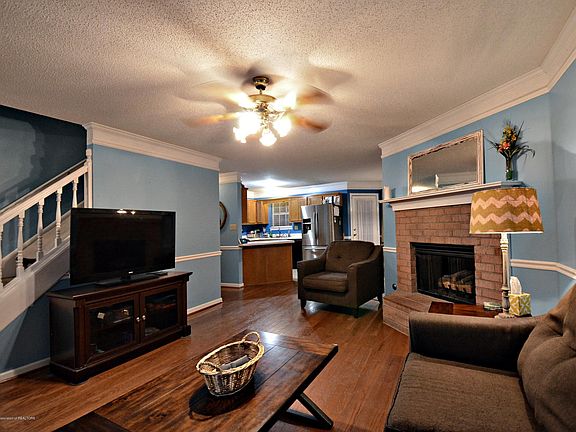 3rd image of 7251 Londonderry Dr