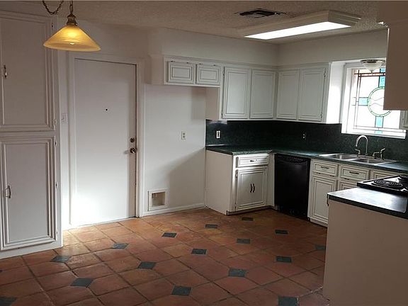 3rd image of 3330 Celon Dr