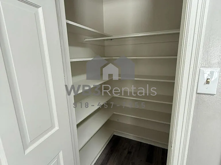 4210 Robertson Blvd — Photo 21