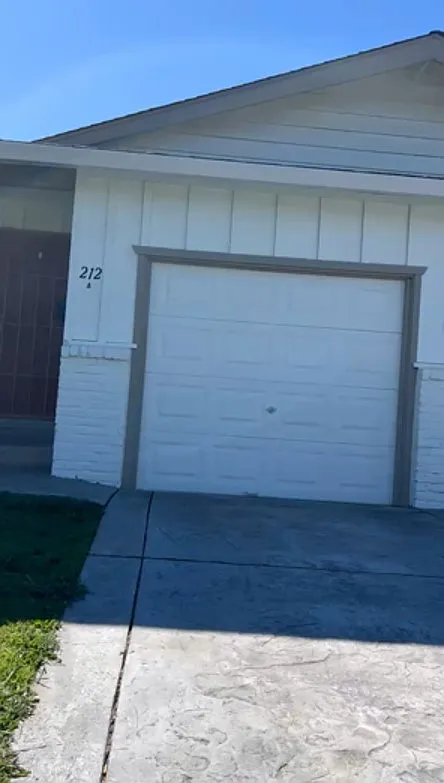 2 bed, 950 sqft, $2,200 — Photo 4